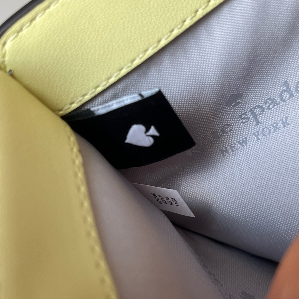 Kate Spade Wallet🎈🎈 - Picture 9 of 10